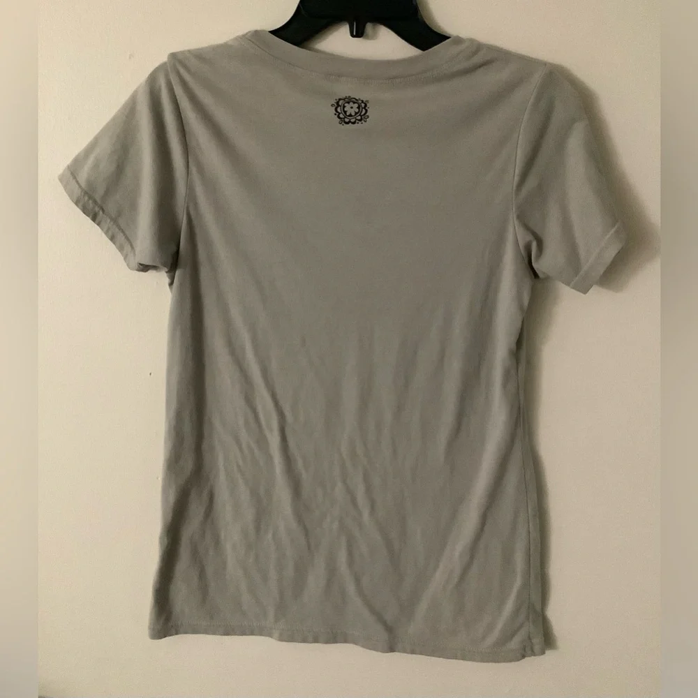 NATURAL LIFE Tee with Rainbow Heart 
“It’s a good day to have a good day” - Picture 2 of 4